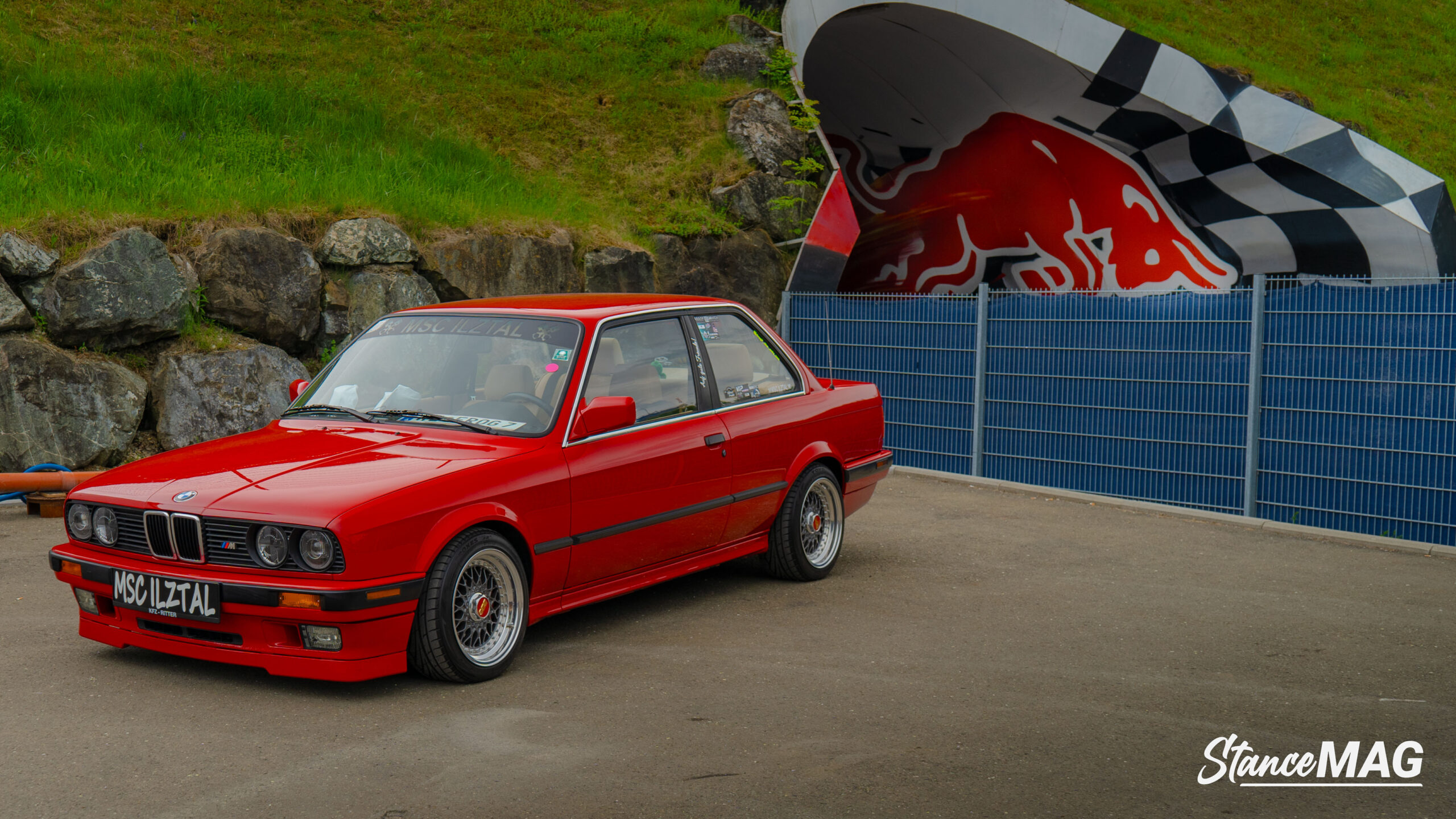 red-bmwe30